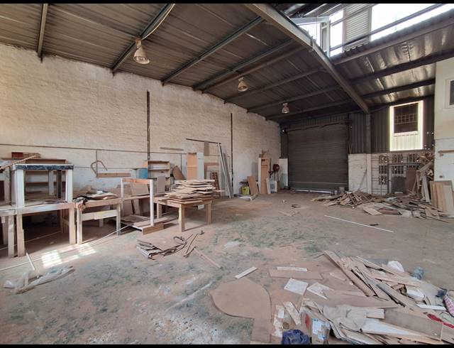 928M² WAREHOUSE TO LET IN DENVER